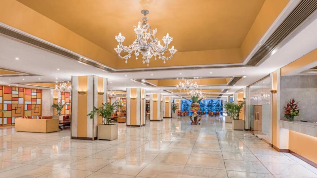 Lobby, Manila Prince Hotel